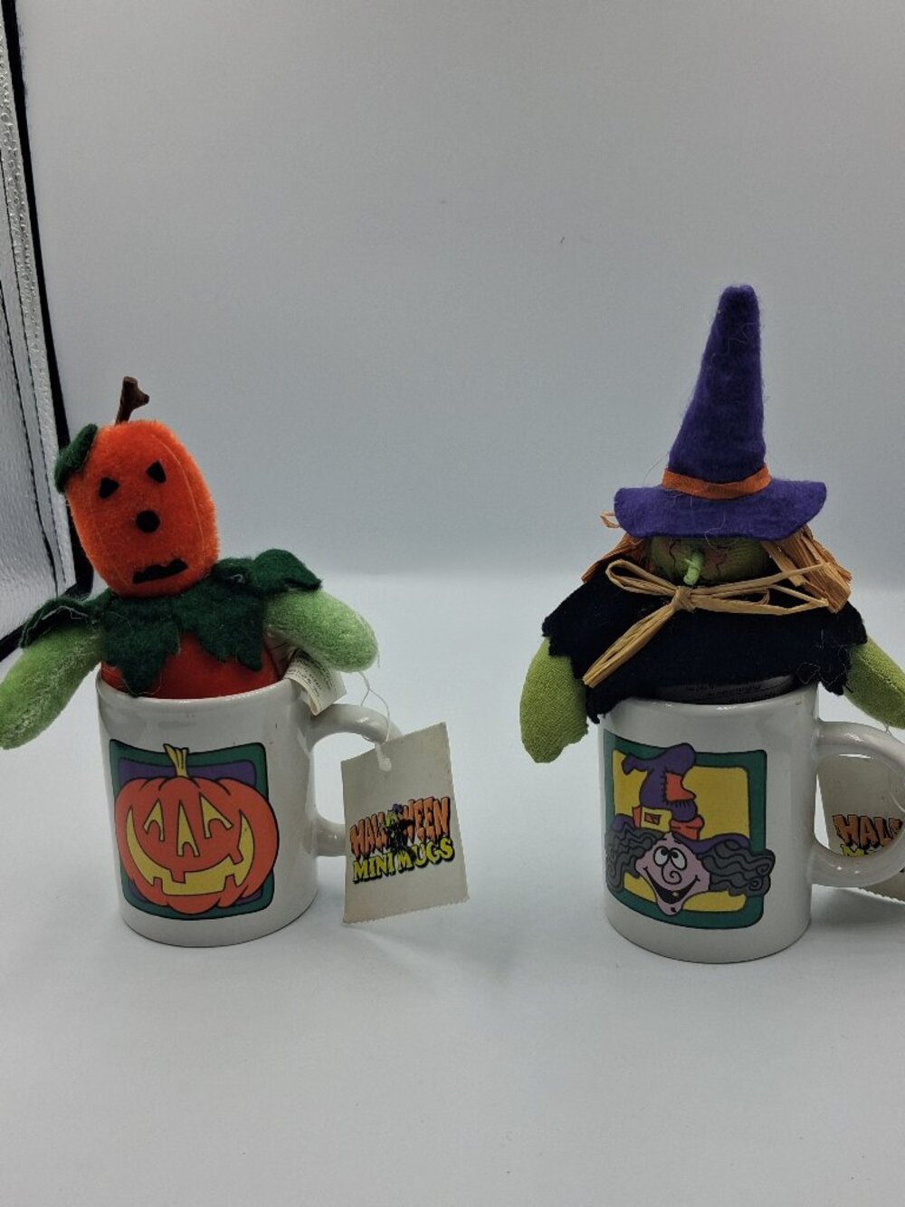 RARE Set of 2 Vintage 2001 J.I.I Halloween Mini Mugs w/Witch & Pumpkin Plush NOS